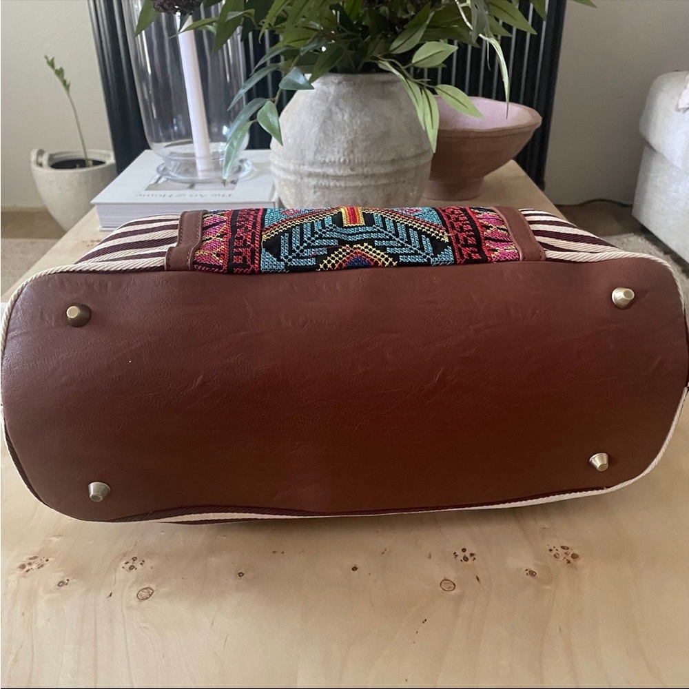 Aztec Embroidered Handbag - Picture 6 of 10